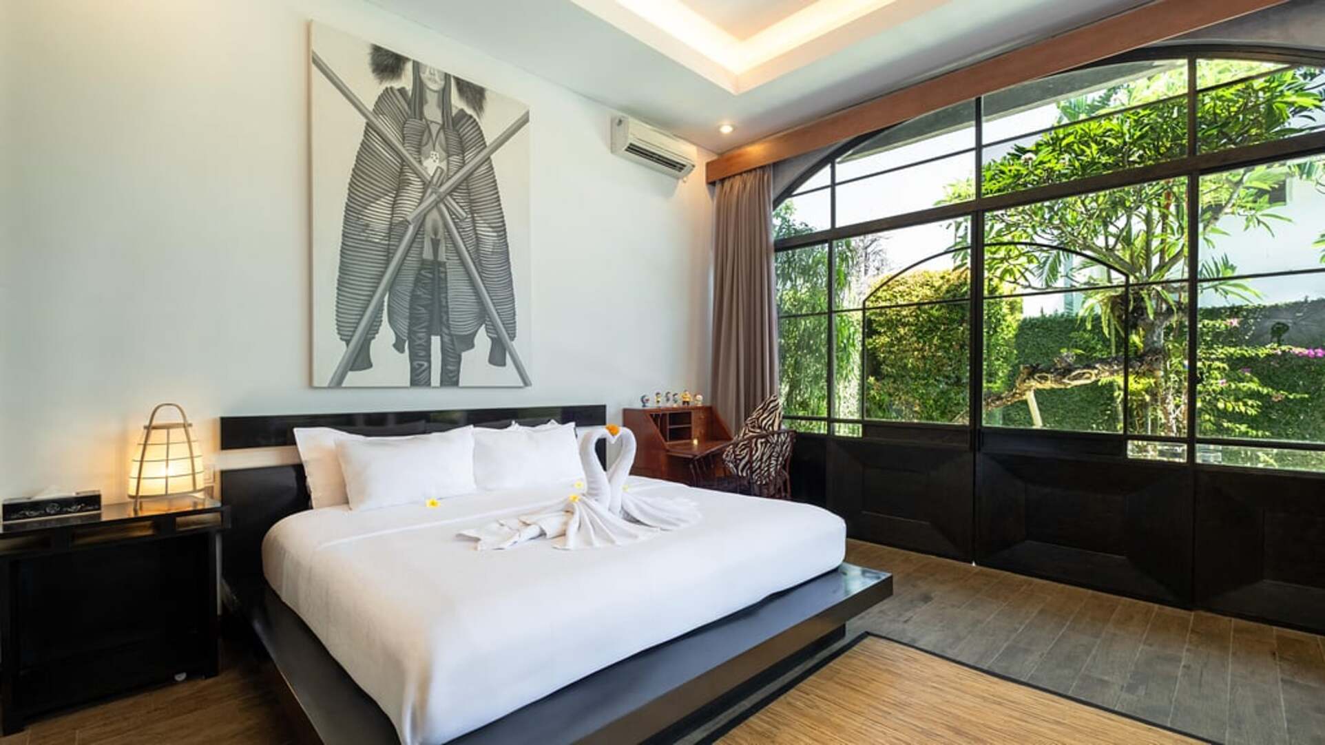 5 Star NicoNico Mansion – Eclectic Seminyak Mansion