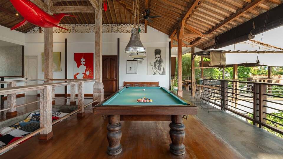 5 Star NicoNico Mansion – Eclectic Seminyak Mansion