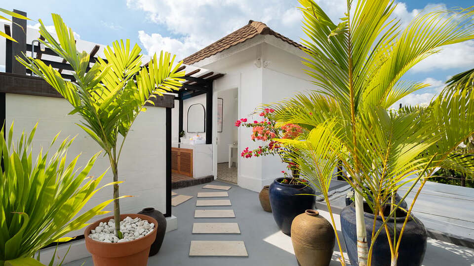 5 Star NicoNico Mansion – Eclectic Seminyak Mansion