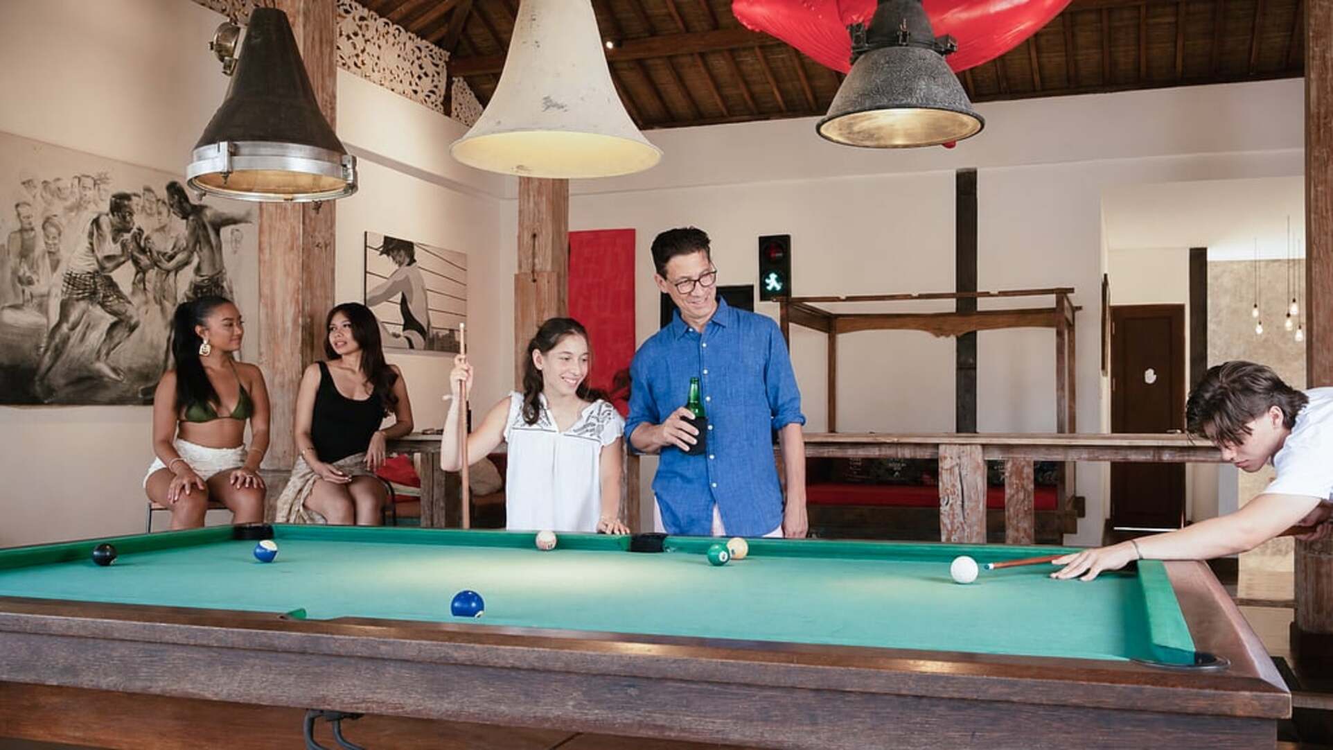 5 Star NicoNico Mansion – Eclectic Seminyak Mansion