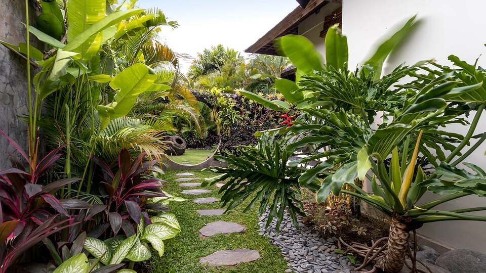 5 Star Alarte Estate – Elegant Seminyak Escape