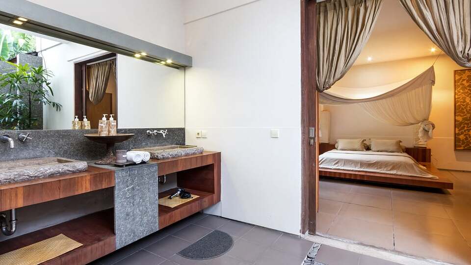 5 Star Alarte Estate – Elegant Seminyak Escape