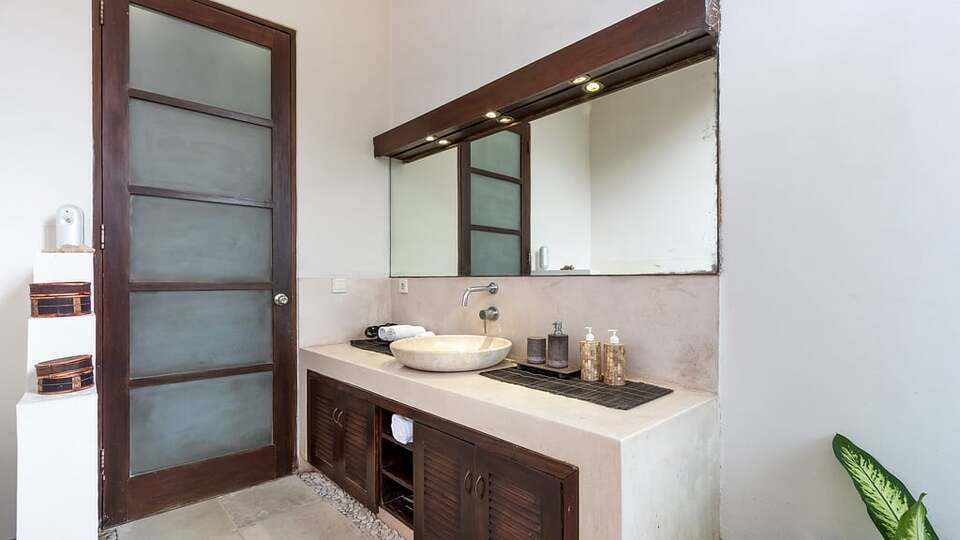 5 Star Alarte Estate – Elegant Seminyak Escape