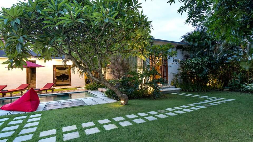 5 Star Alarte Estate – Elegant Seminyak Escape
