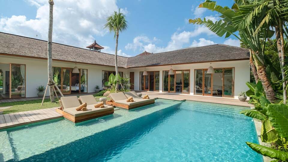 5 Star Villa Chagall – Tropical Canggu Haven, Canggu, Indonesia