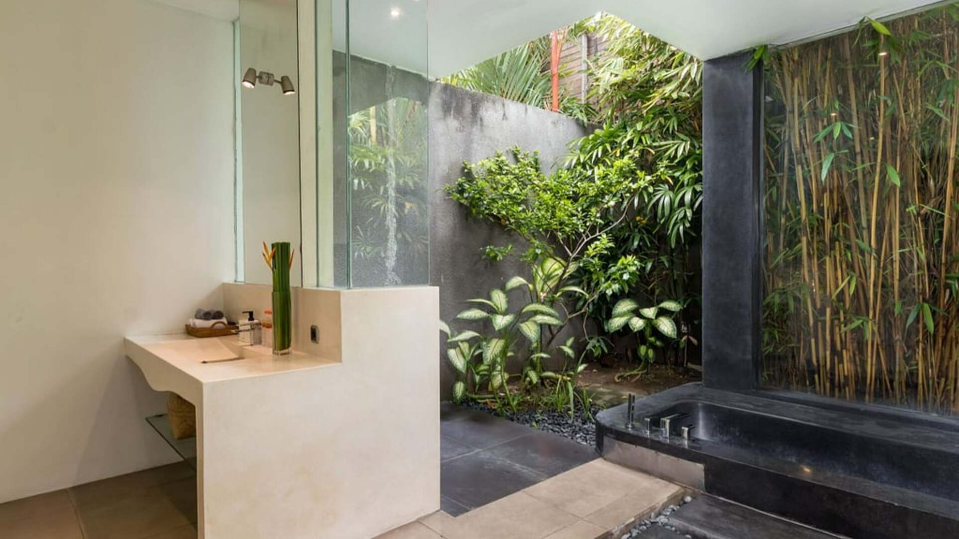 5 Star Alice Estate – Serene Seminyak Estate