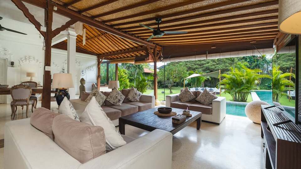 5 Star Villa Mogi – Serene Garden Escape