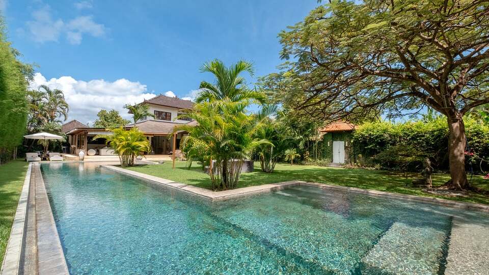 5 Star Villa Mogi – Serene Garden Escape