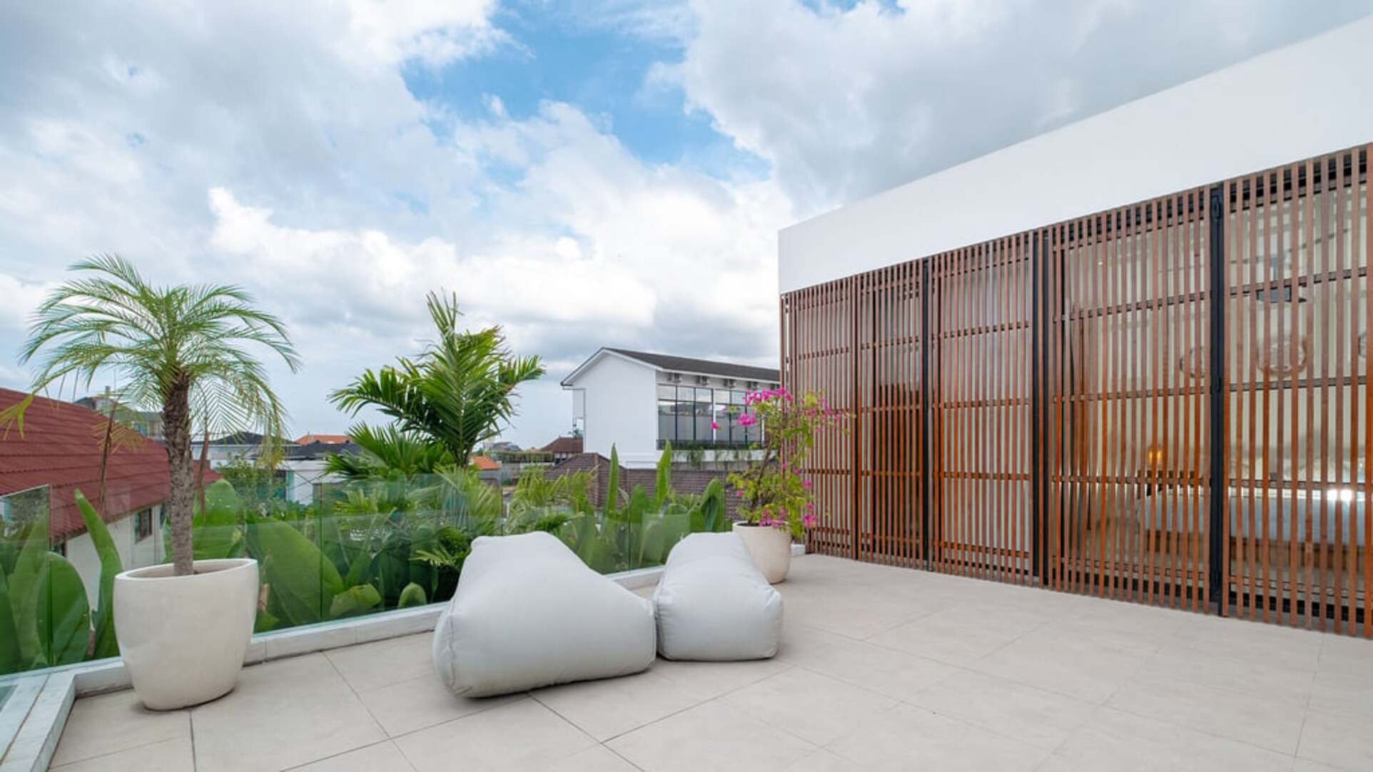 5 Star Villa Loona Palm Villa 1 - Tropical Serenity