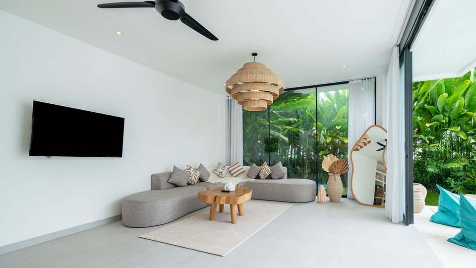 5 Star Villa Loona Palm Villa 2 - Contemporary Tropical Escape