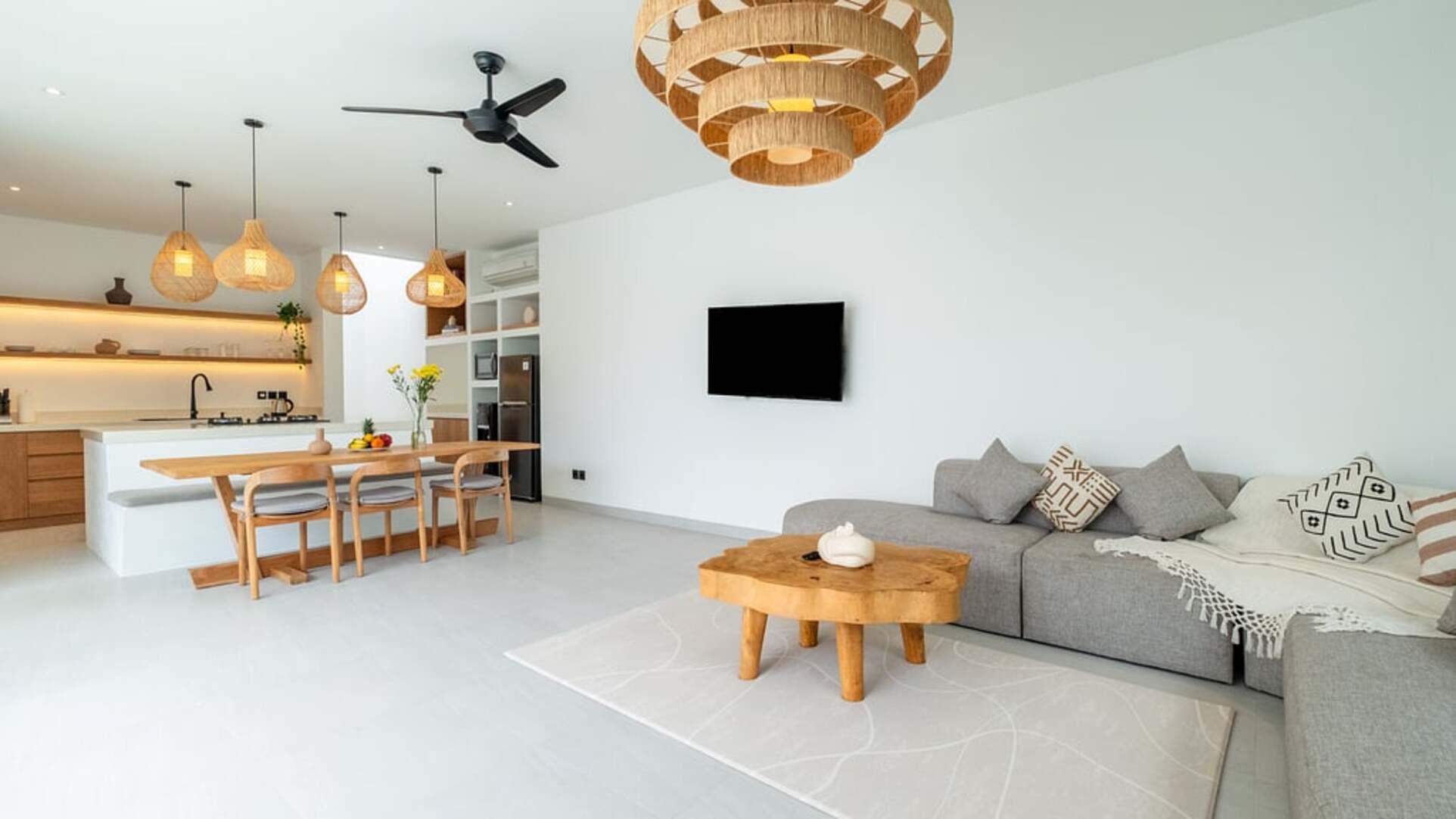 5 Star Villa Loona Palm Villa 2 - Contemporary Tropical Escape