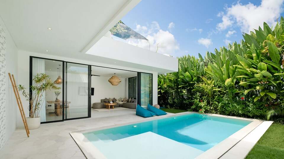 5 Star Villa Loona Palm Villa 2 - Contemporary Tropical Escape