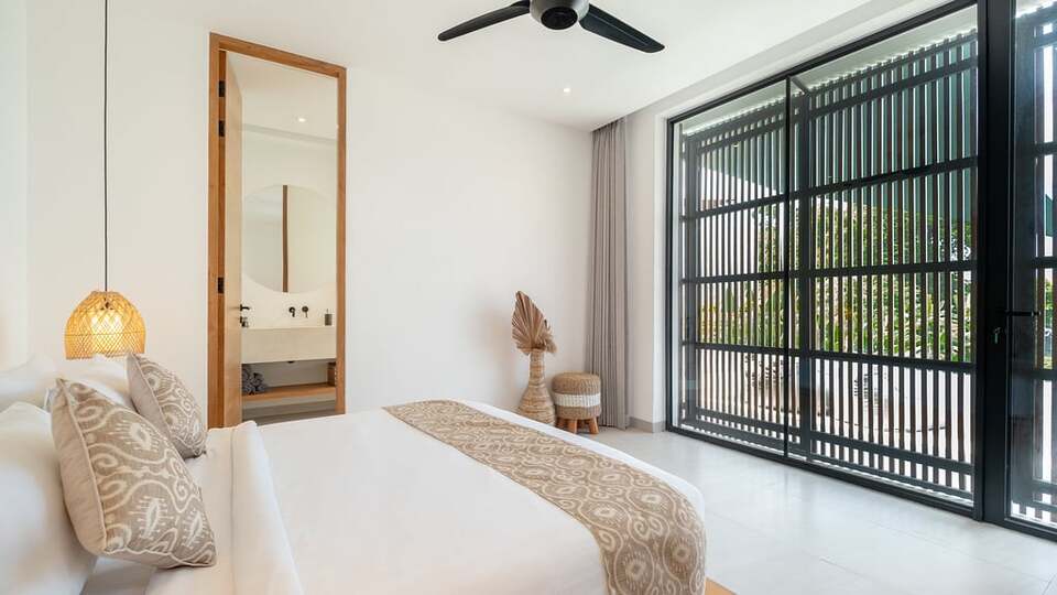5 Star Villa Loona Palm Villa 2 - Contemporary Tropical Escape