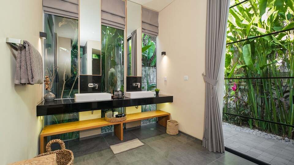 5 Star M Villa 318 Canggu - Tropical Elegance
