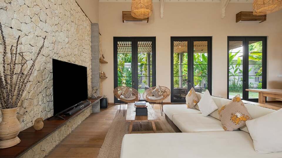 5 Star M Villa 318 Canggu - Tropical Elegance