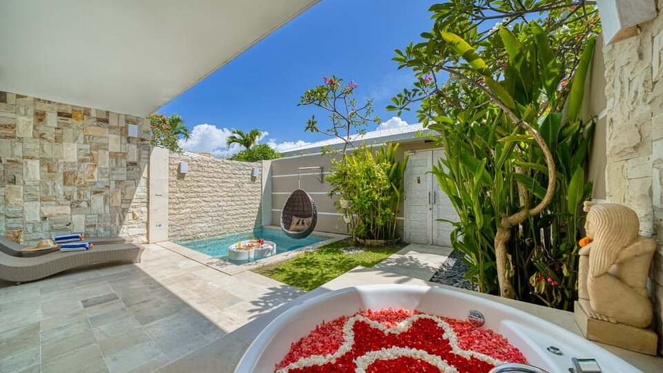 5 Star Villa Larimar - Romantic Serenity