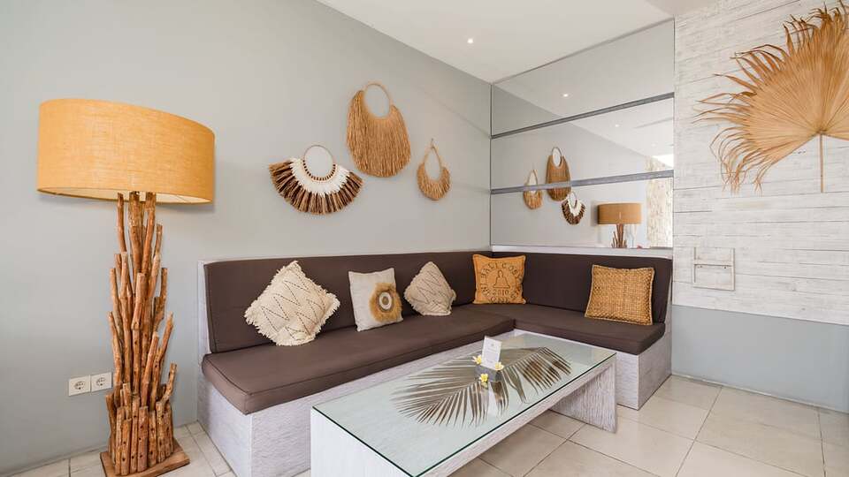 5 Star Villa Larimar - Romantic Serenity