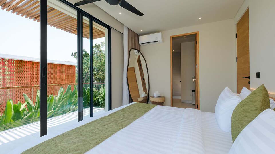 5 Star Loona Palm Seseh 1 - Contemporary Coastal Retreat