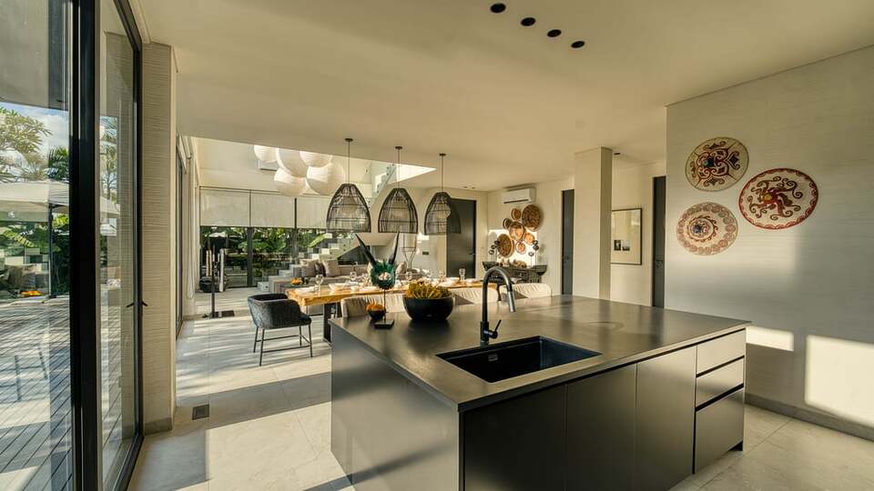 5 Star Villa Amara - Contemporary Tropical Luxury