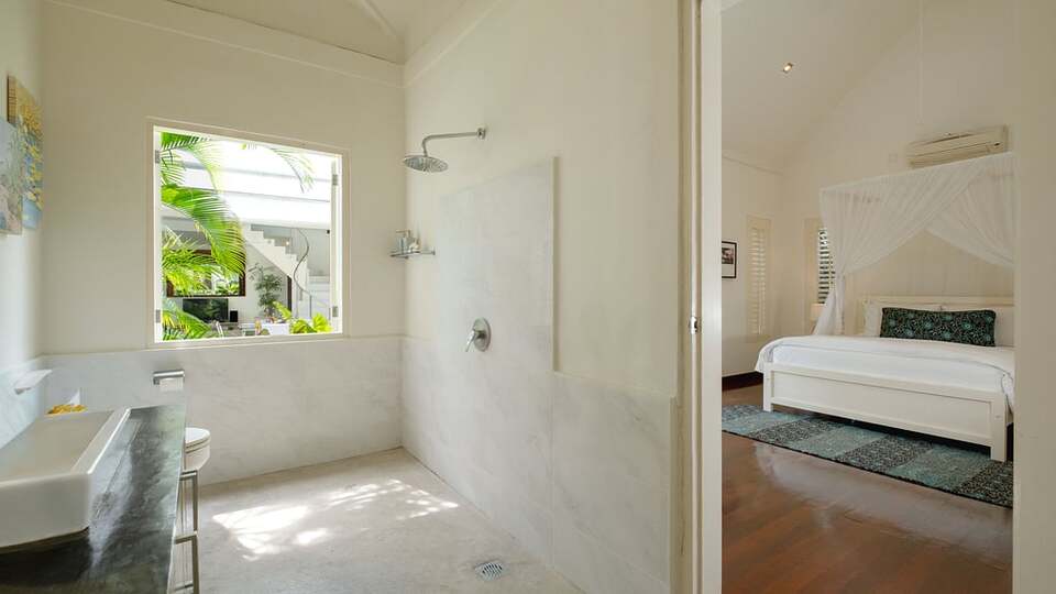 5 Star Villa Merta Sari 8 - Seminyak Serenity