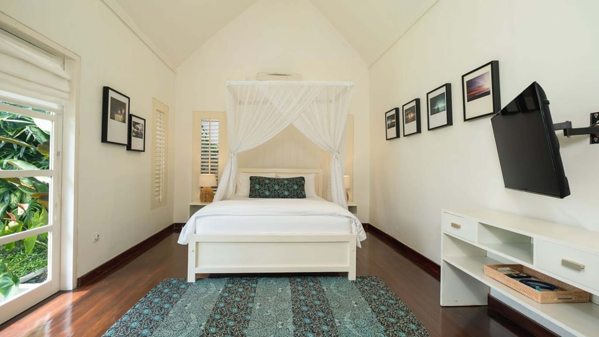 5 Star Villa Merta Sari 8 - Seminyak Serenity
