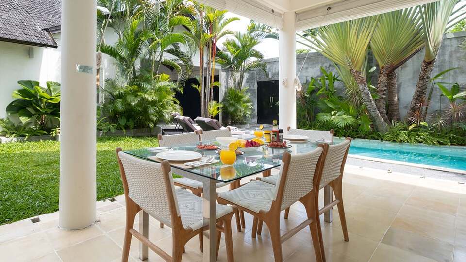 5 Star Villa Merta Sari 8 - Seminyak Serenity