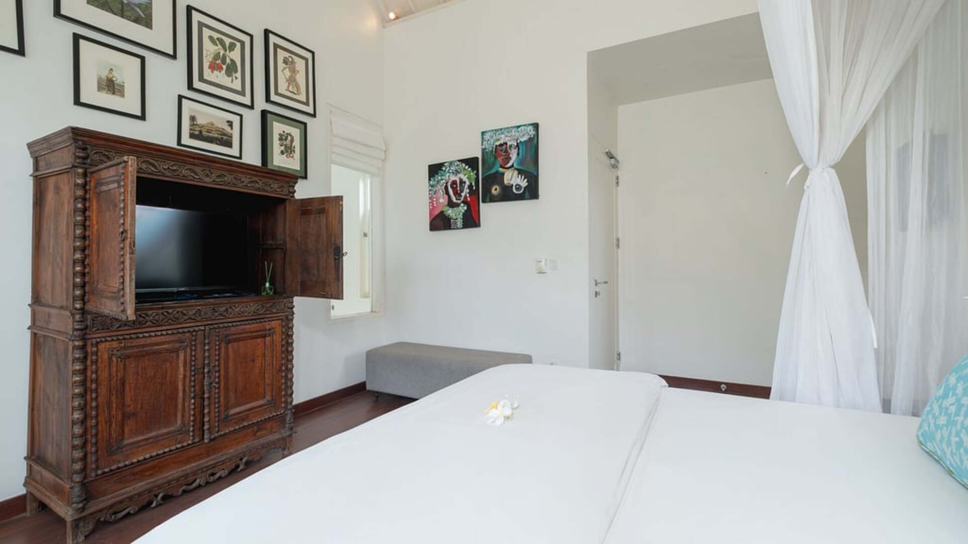 5 Star Villa Merta Sari 10 - Tropical Seminyak Retreat