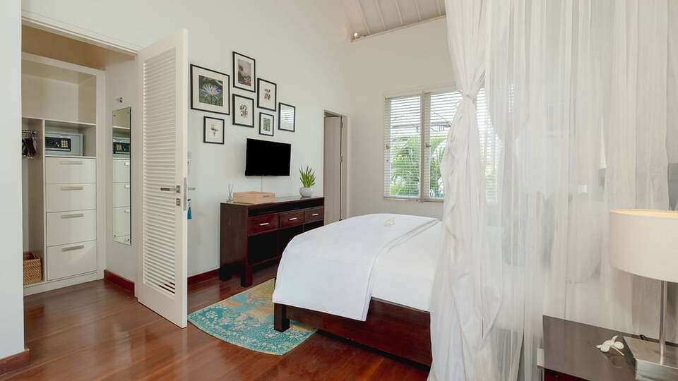 5 Star Villa Merta Sari 10 - Tropical Seminyak Retreat