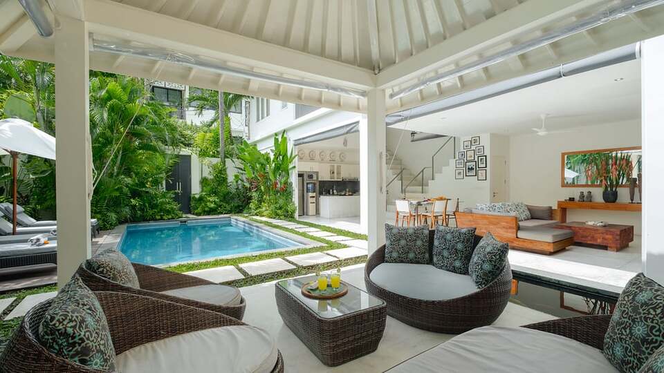5 Star Villa Merta Sari 10 - Tropical Seminyak Retreat