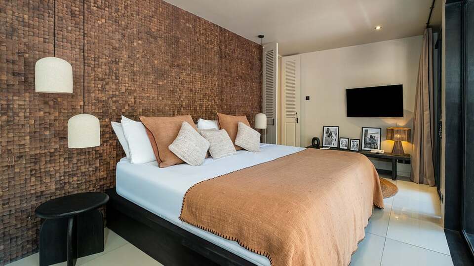 5 Star Villa Dreamora - Contemporary Kerobokan Escape