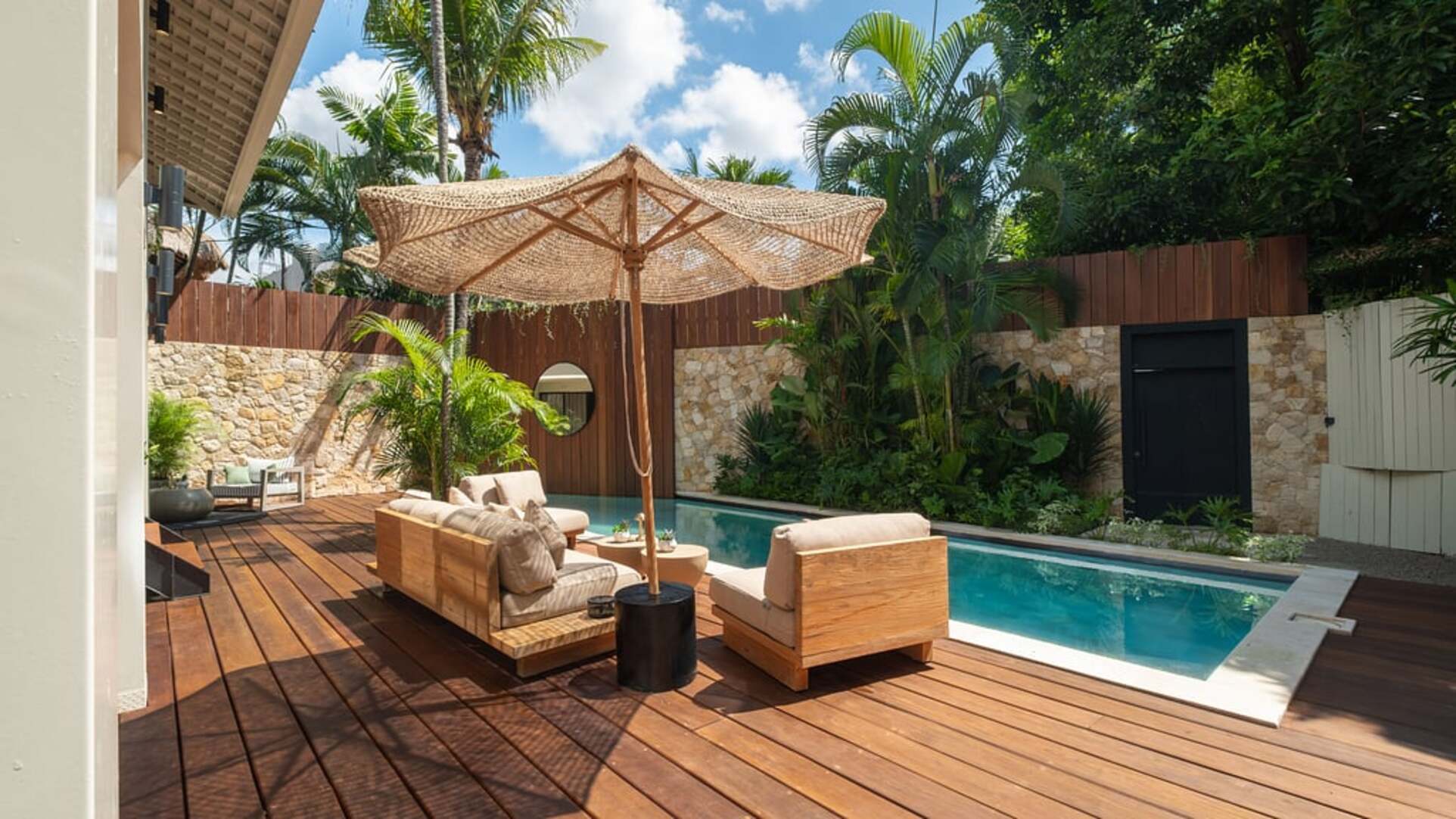 5 Star Villa Dreamora - Contemporary Kerobokan Escape