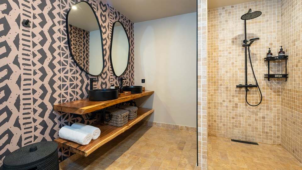 5 Star Villa Dreamora - Contemporary Kerobokan Escape