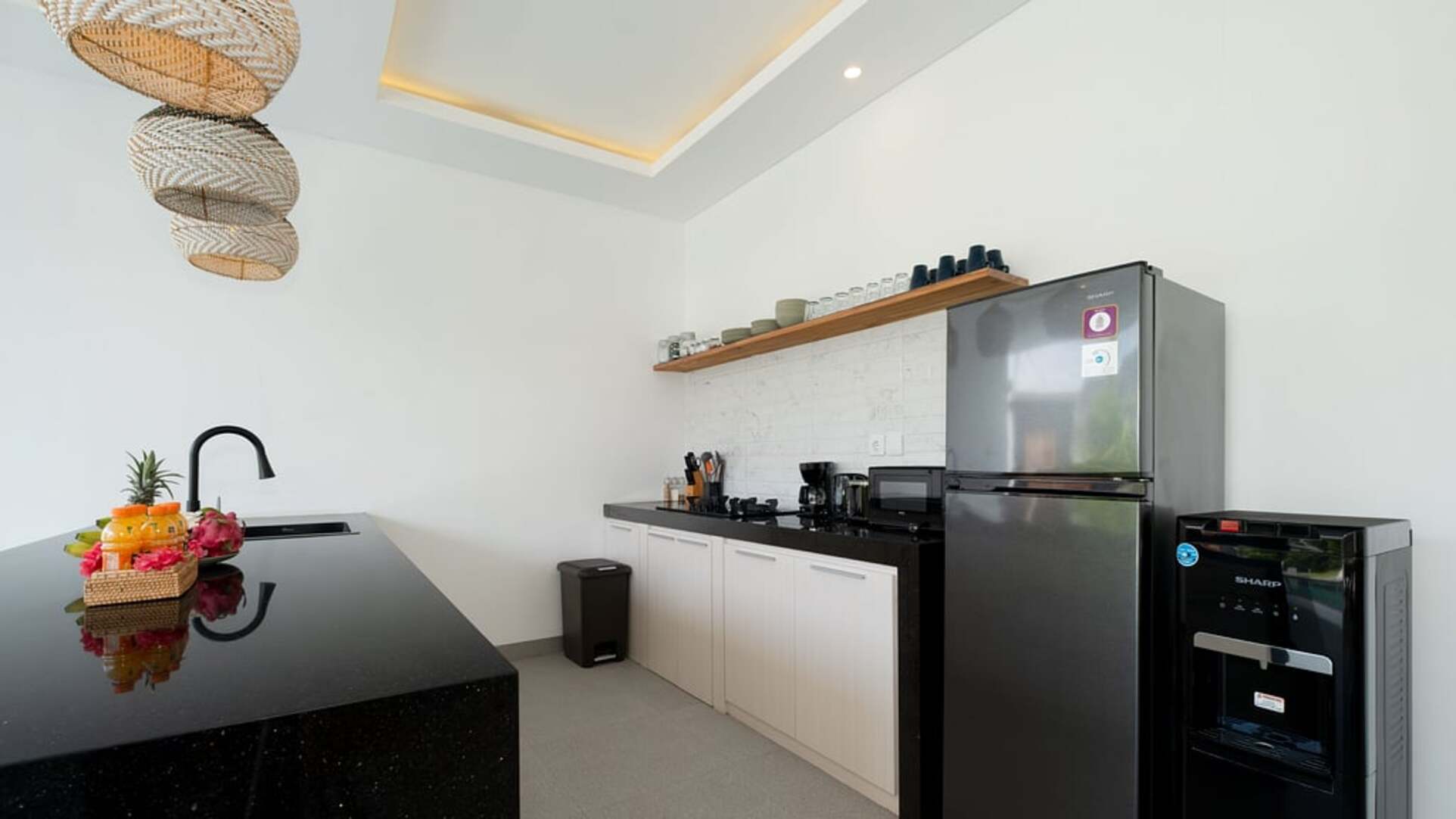5 Star Villa Kuwait - Contemporary Tropical Escape