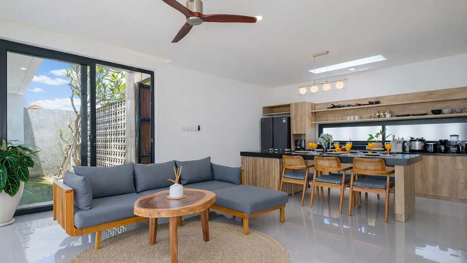 5 Star Villa Cansavina - Modern Seminyak Serenity