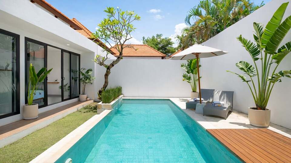 5 Star Villa Cansavina - Modern Seminyak Serenity