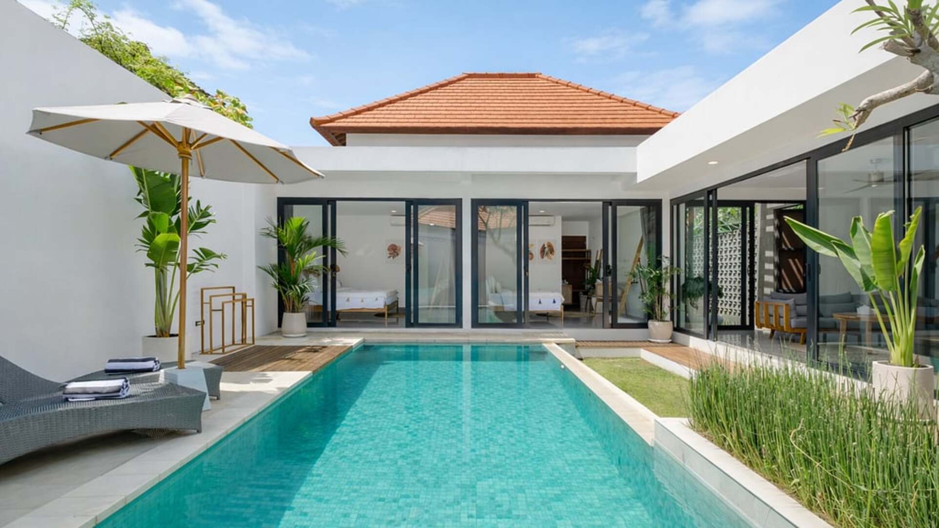5 Star Villa Cansavina - Modern Seminyak Serenity