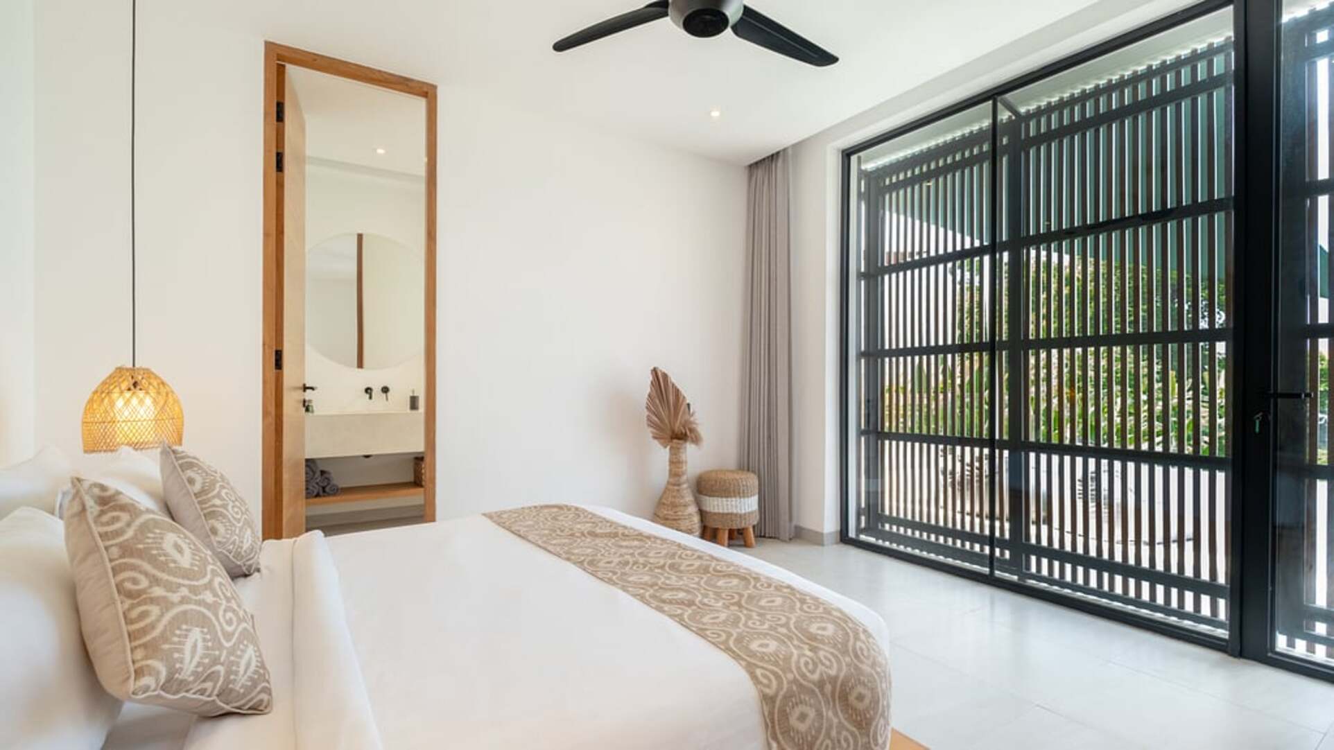 5 Star Loona Palm Canggu Estate - Contemporary Tropical Escape