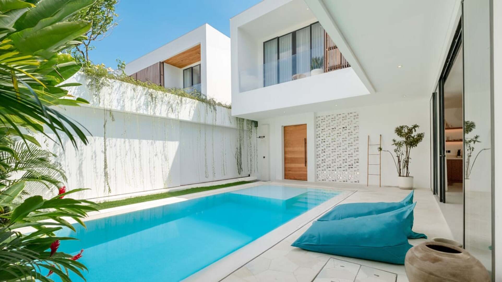 5 Star Loona Palm Canggu Estate - Contemporary Tropical Escape