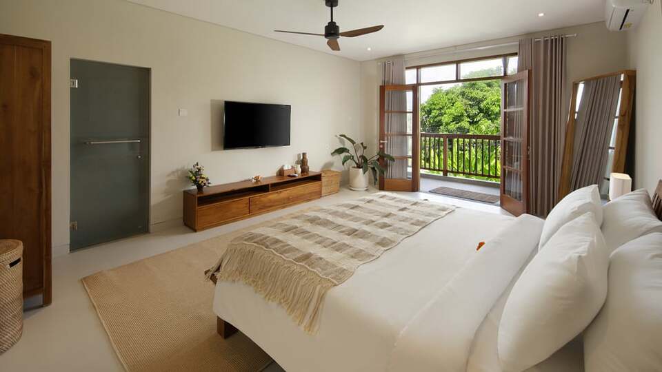 5 Star Villa Reviva - Contemporary Seminyak Escape