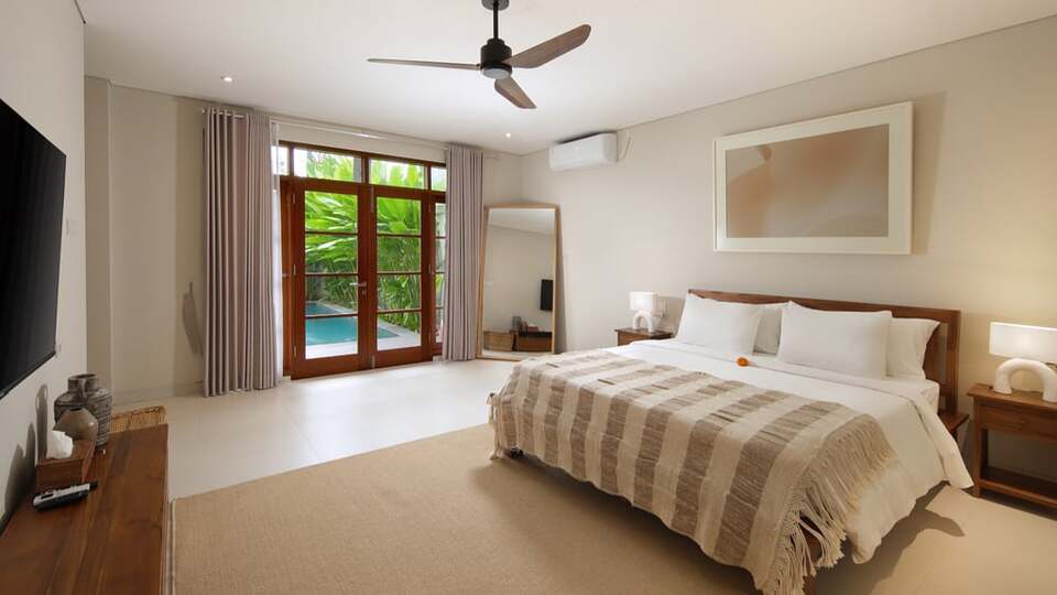 5 Star Villa Reviva - Contemporary Seminyak Escape