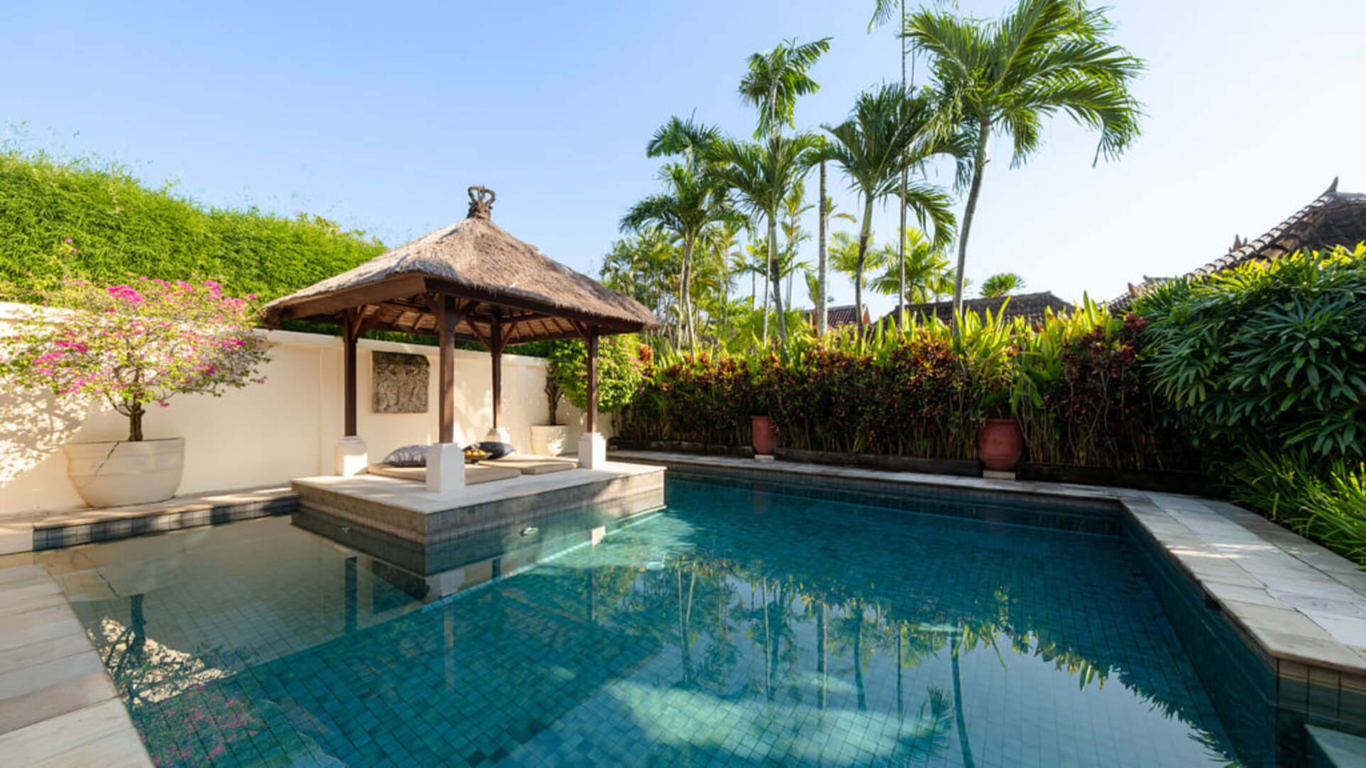 5 Star Villa V Seminyak - Balinese Tropical Charm