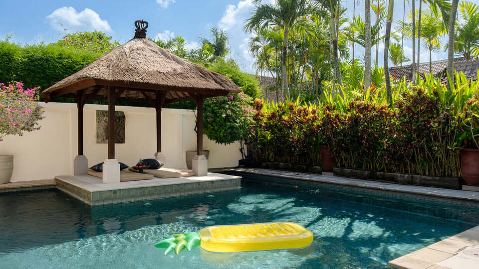 5 Star Villa V Seminyak - Balinese Tropical Charm
