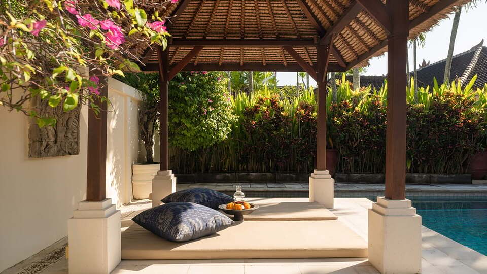 5 Star Villa V Seminyak - Balinese Tropical Charm