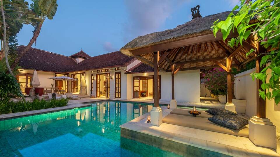 5 Star Villa V Seminyak - Balinese Tropical Charm, Kerobokan, Indonesia