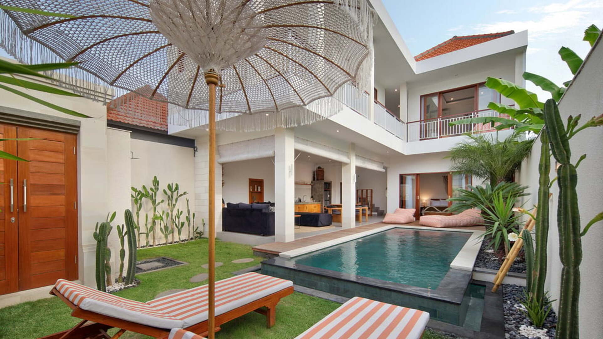 5 Star Villa Cinta Rose – Tropical Elegance