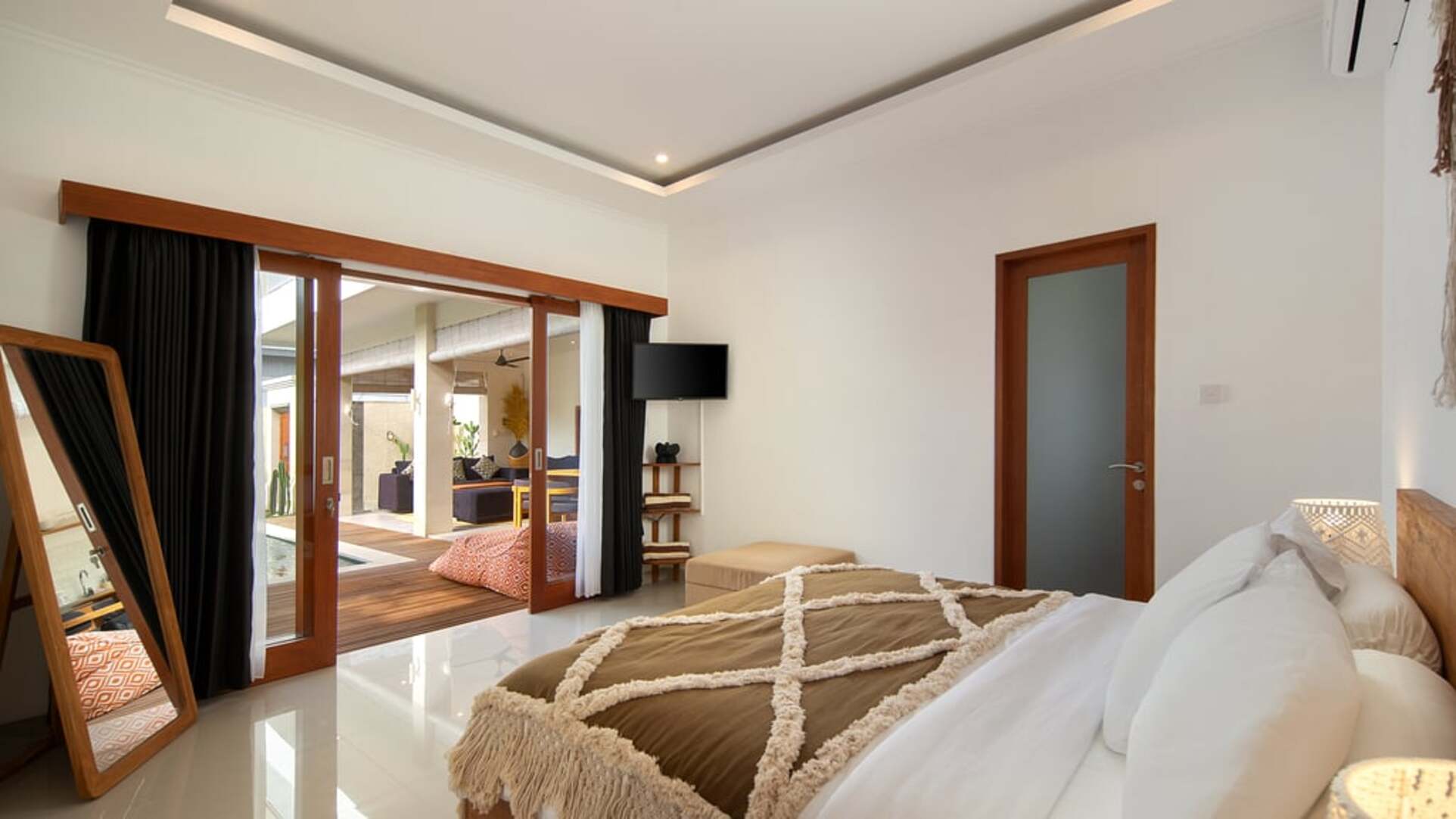 5 Star Villa Cinta Rose – Tropical Elegance