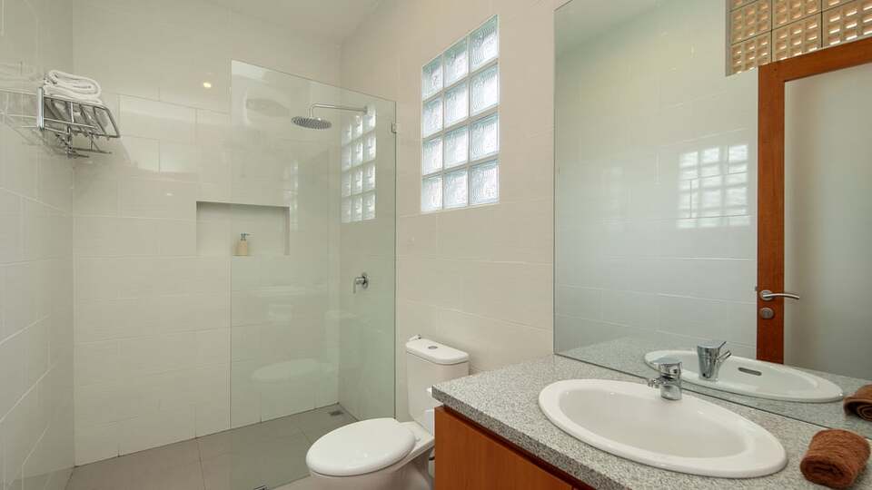 5 Star Villa Cinta Rose – Tropical Elegance