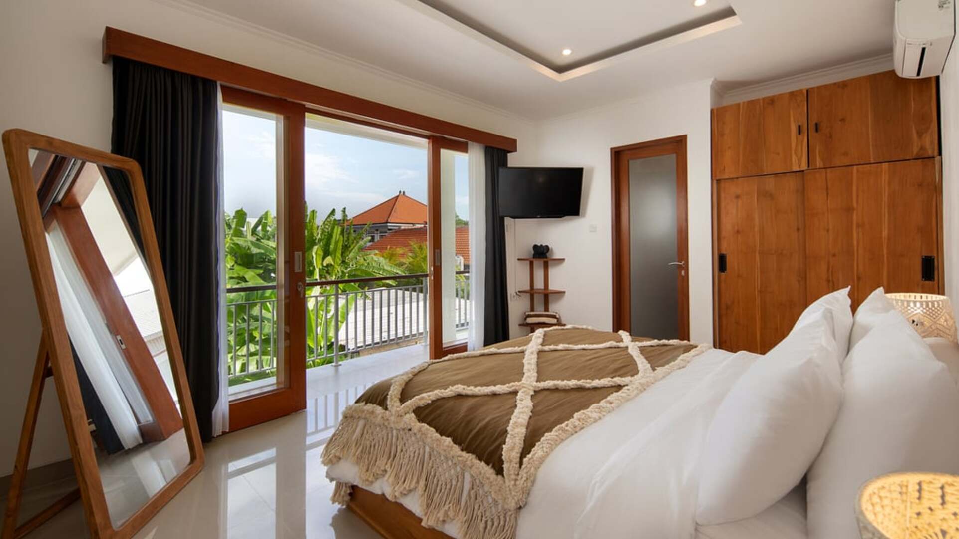 5 Star Villa Cinta Rose – Tropical Elegance