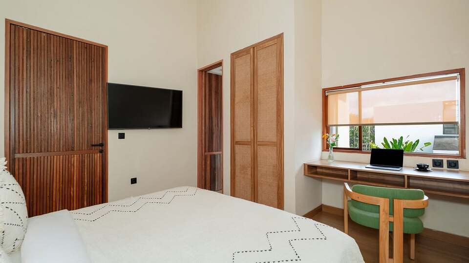 5 Star Lexington Palace Villa – Private Tropical Estate