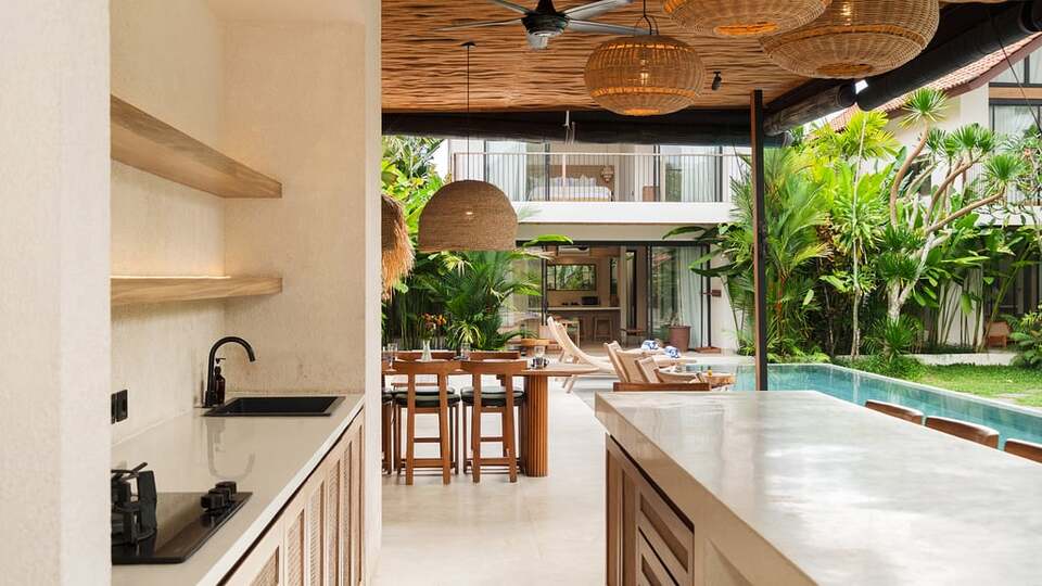 5 Star Lexington Palace Villa – Private Tropical Estate